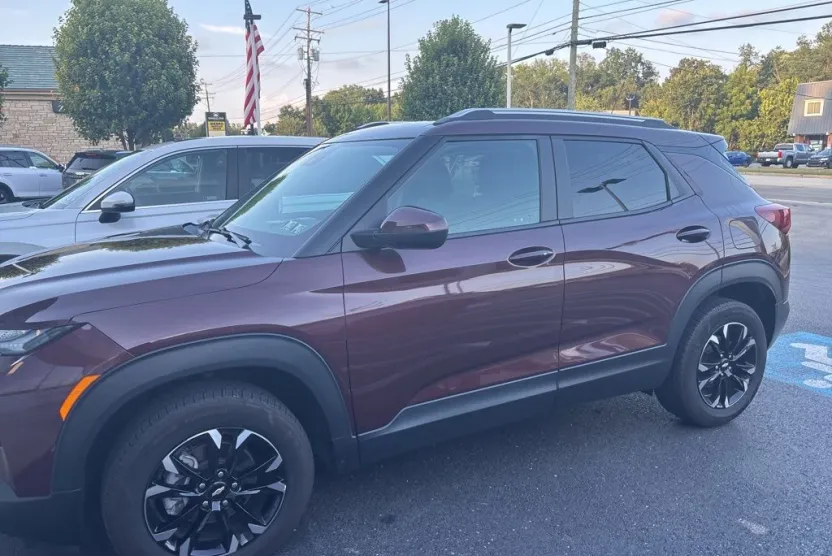 2022 Chevrolet Trailblazer LT photo 1