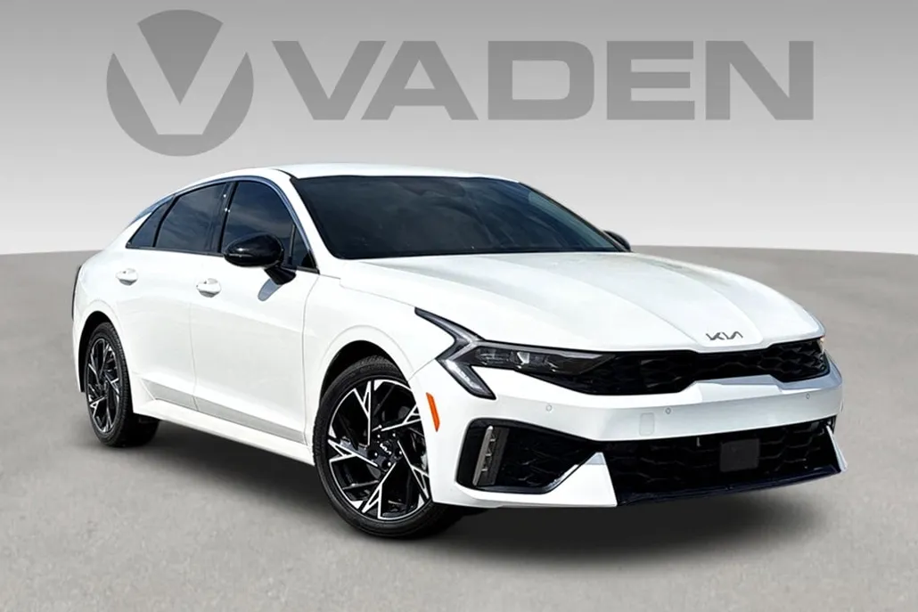 2025 Kia K5 GT-Line photo 1