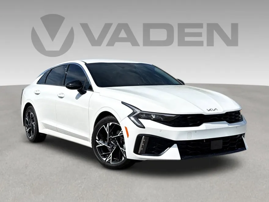2025 Kia K5 GT-Line photo 1