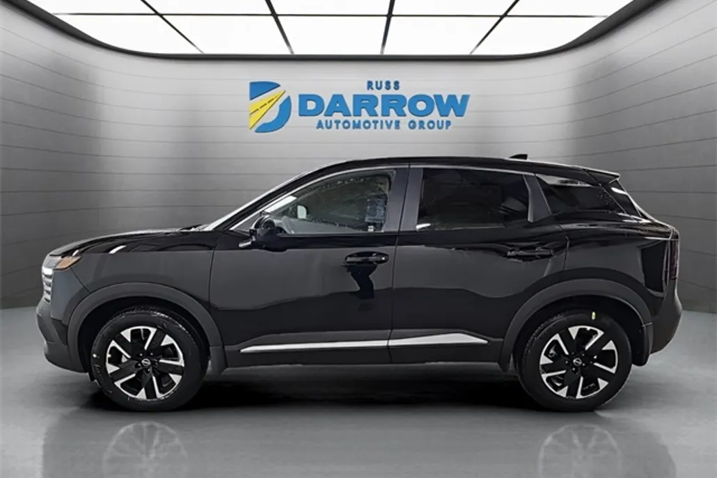 2025 Nissan Kicks SV photo 1