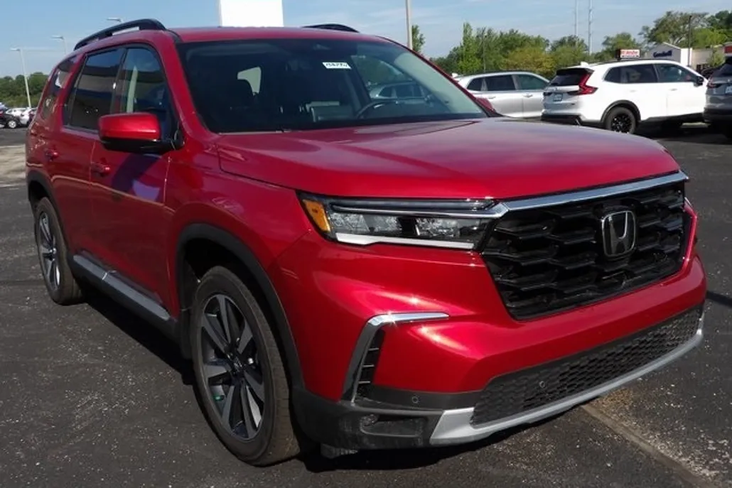 2025 Honda Pilot Touring photo 1