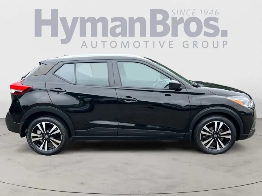 2019 Nissan Kicks SV photo 1