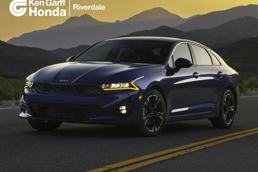 2022 Kia K5 GT-Line photo 1