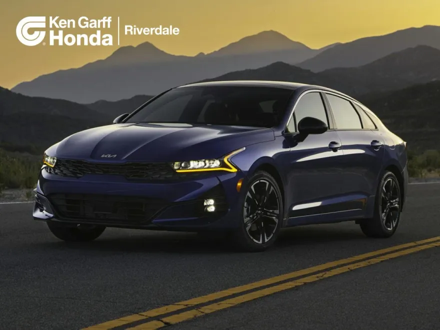 2022 Kia K5 GT-Line photo 1