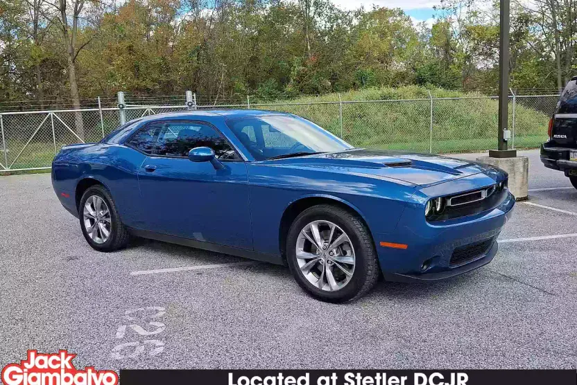 2020 Dodge Challenger SXT AWD photo 1