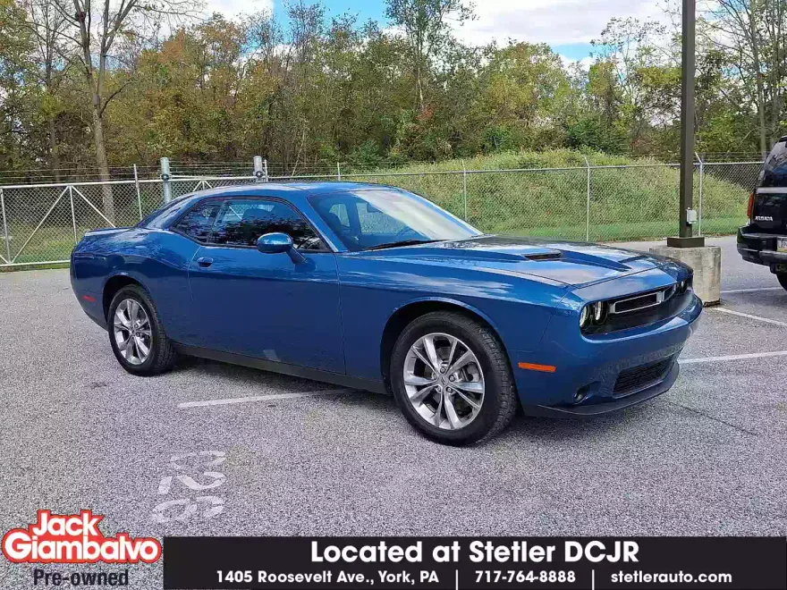 2020 Dodge Challenger SXT AWD photo 1