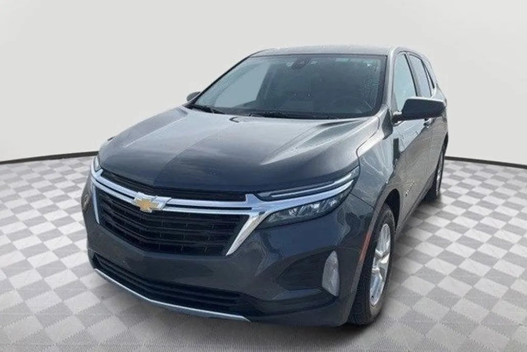 2023 Chevrolet Equinox LT photo 1