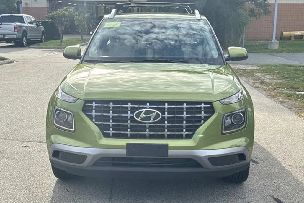2024 Hyundai Venue SEL Limited photo 1
