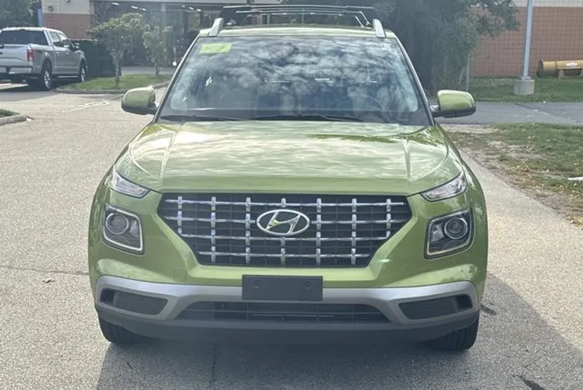 2024 Hyundai Venue SEL Limited photo 1