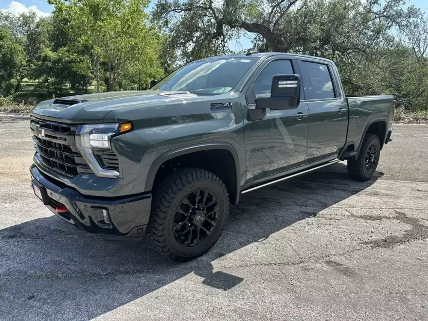 2025 Chevrolet Silverado 2500HD LTZ photo 1