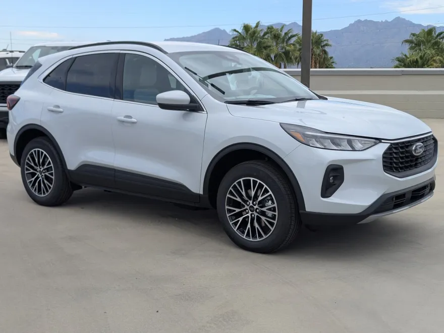 2025 Ford Escape Plug-In Hybrid photo 1