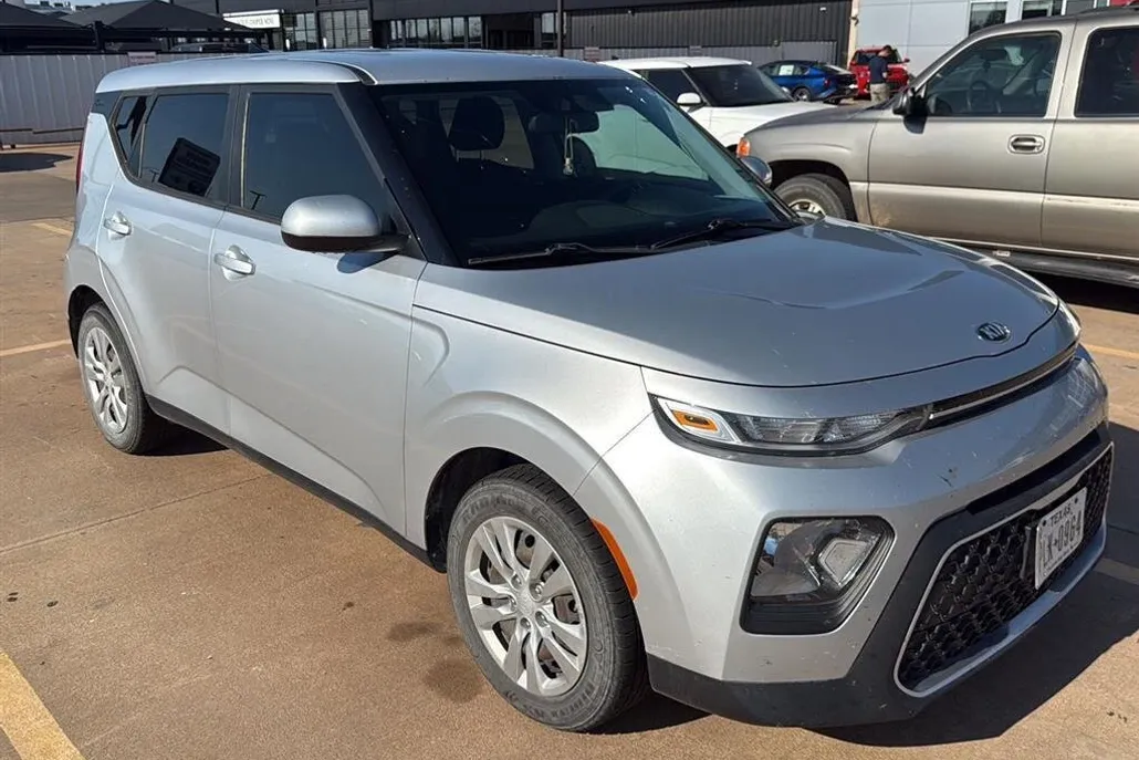 2020 Kia Soul LX photo 1