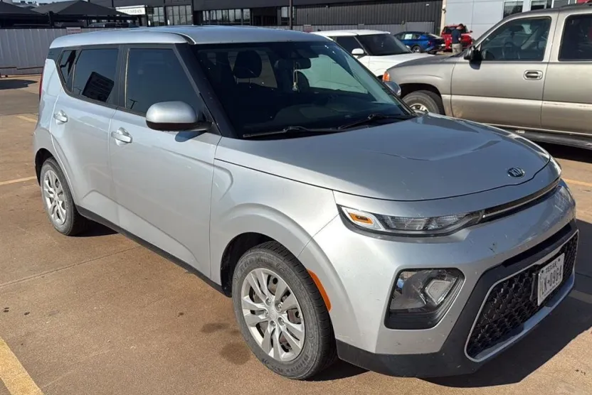 2020 Kia Soul LX photo 1