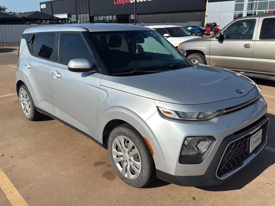 2020 Kia Soul LX photo 1