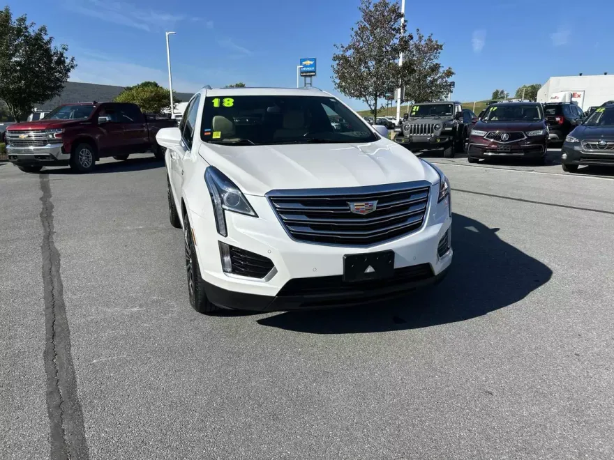 2018 Cadillac XT5 Luxury photo 1