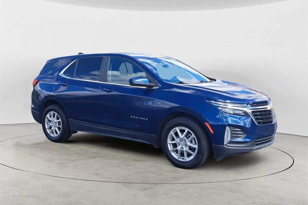 2022 Chevrolet Equinox LT photo 1