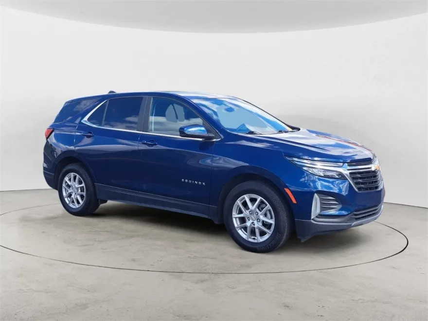 2022 Chevrolet Equinox LT photo 1