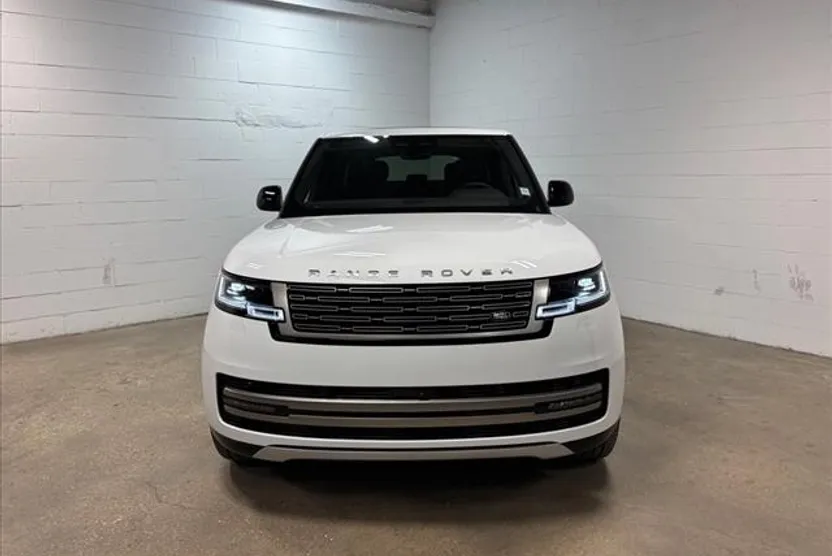 2025 Land Rover Range Rover SE photo 1