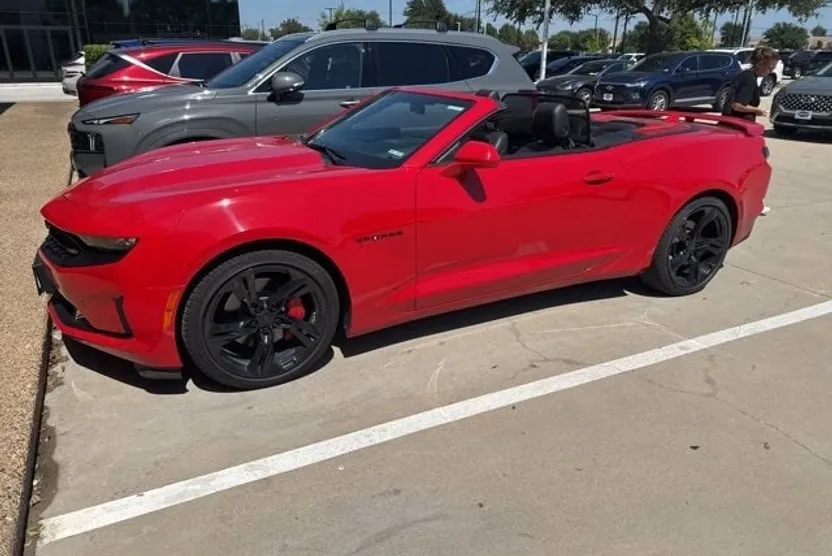 2023 Chevrolet Camaro 2LT photo 1