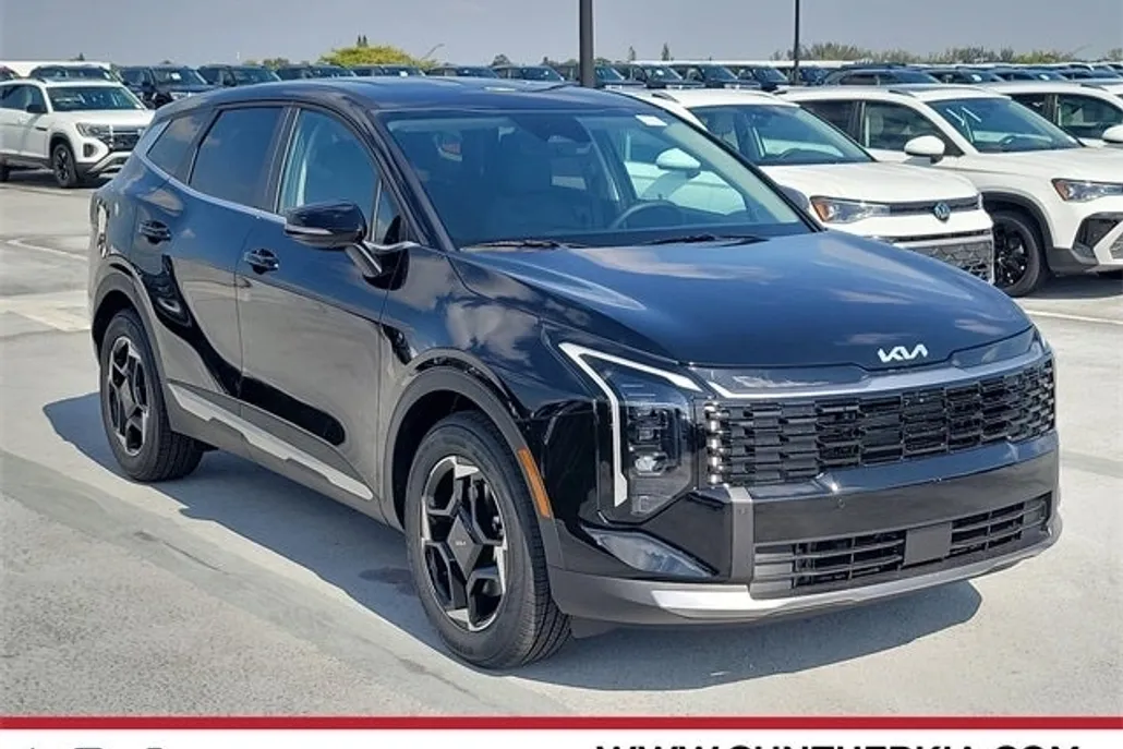 2026 Kia Sportage EX photo 1