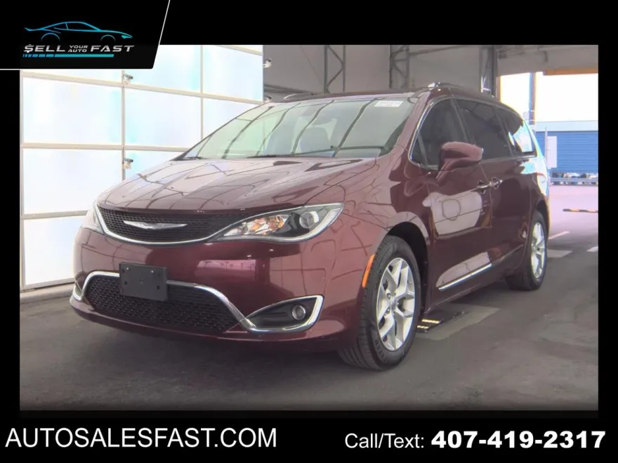 2017 Chrysler Pacifica Touring Plus photo 1