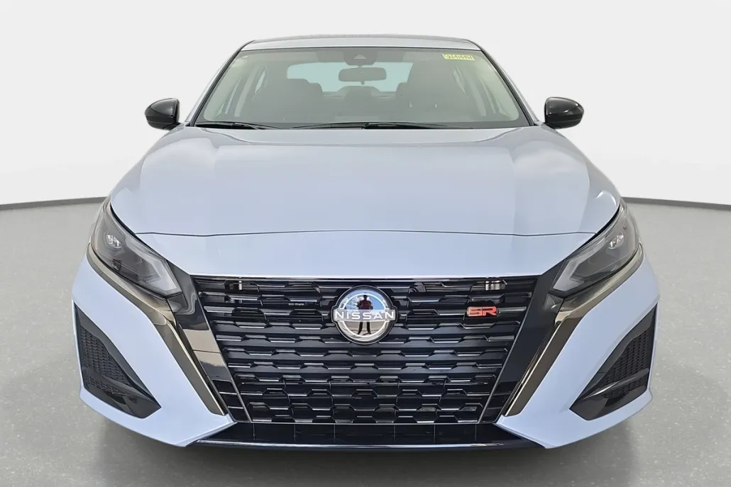 2025 Nissan Altima SR photo 1