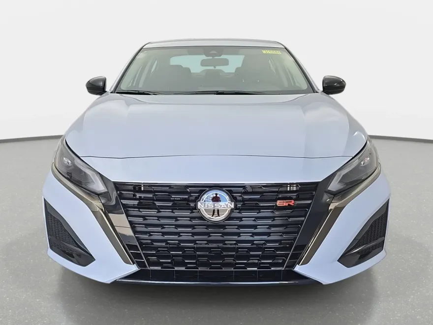2025 Nissan Altima SR photo 1