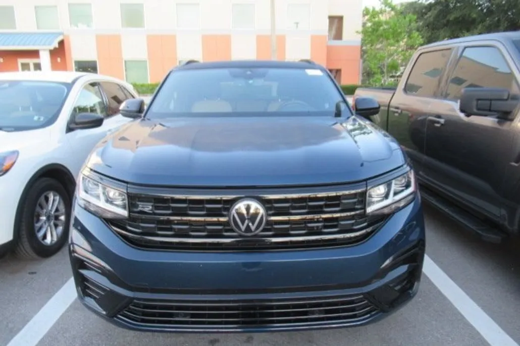 2023 Volkswagen Atlas Cross Sport V6 SEL R-Line photo 1