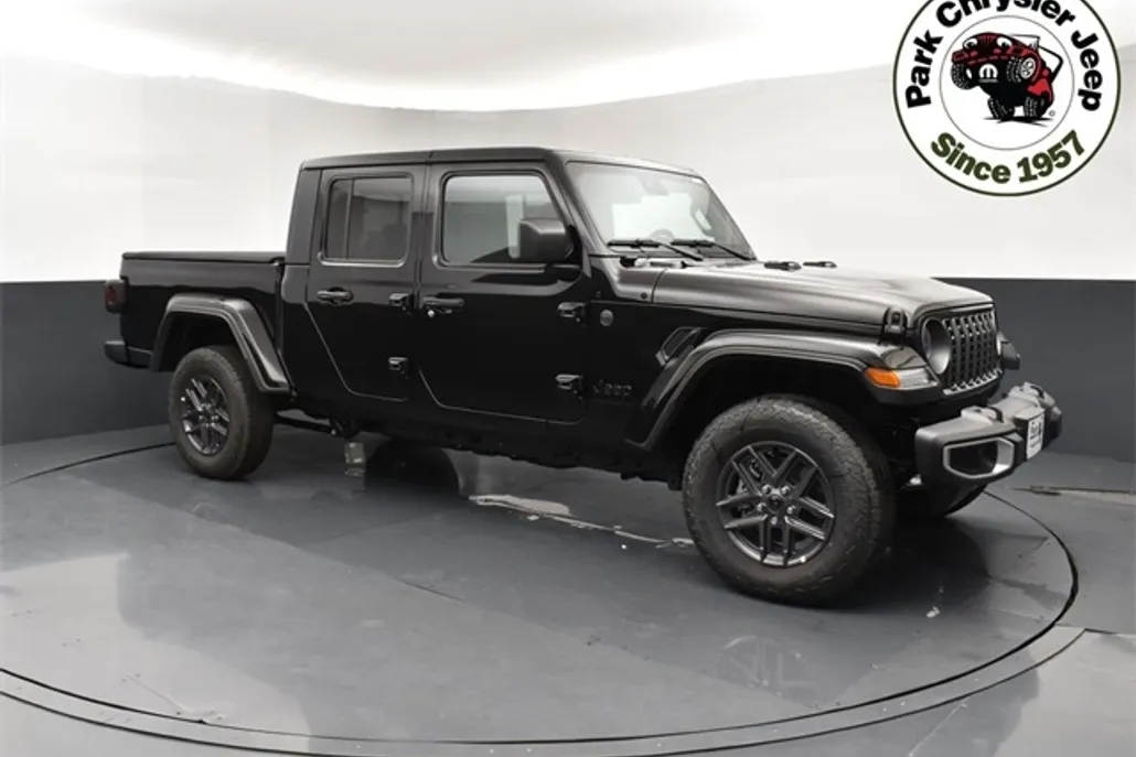2025 Jeep Gladiator Sport photo 1