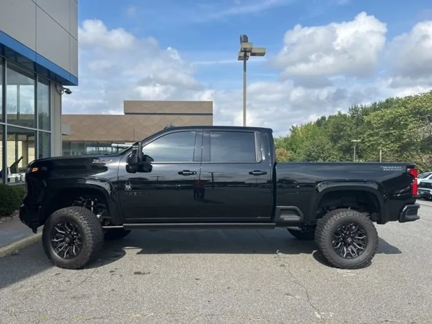 2025 Chevrolet Silverado 2500HD LTZ photo 1
