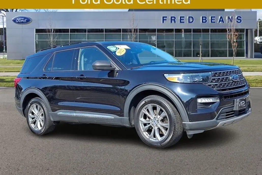 2022 Ford Explorer XLT photo 1