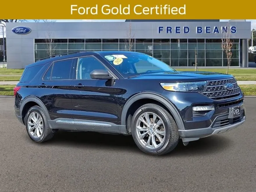 2022 Ford Explorer XLT photo 1