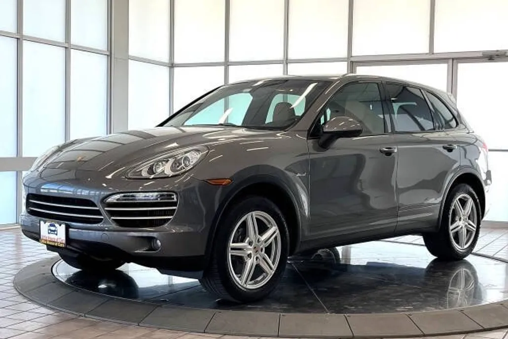 2014 Porsche Cayenne Platinum Edition photo 1