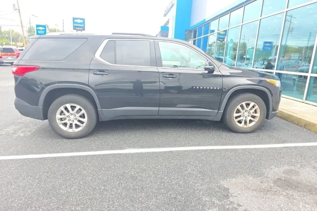 2018 Chevrolet Traverse Cloth photo 1