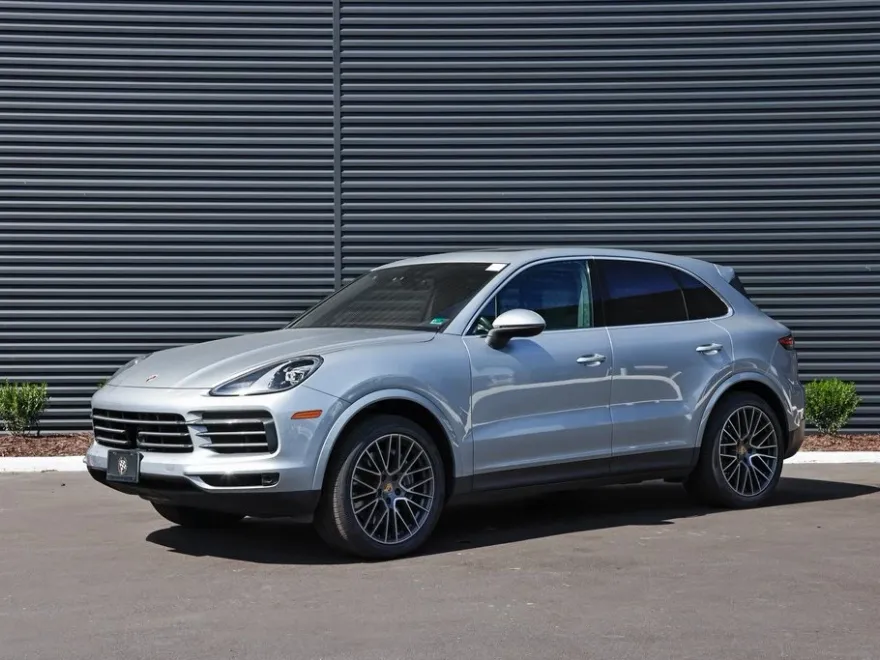2022 Porsche Cayenne Base photo 1