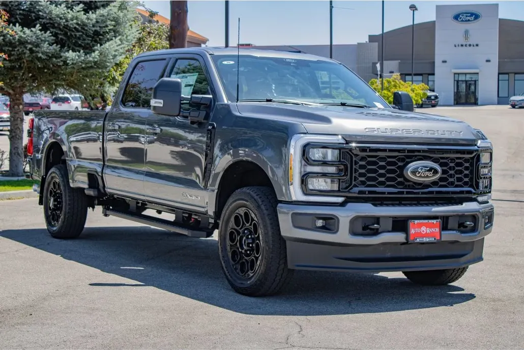 2025 Ford F-350 XLT photo 1