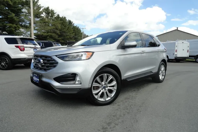 2019 Ford Edge Titanium photo 1