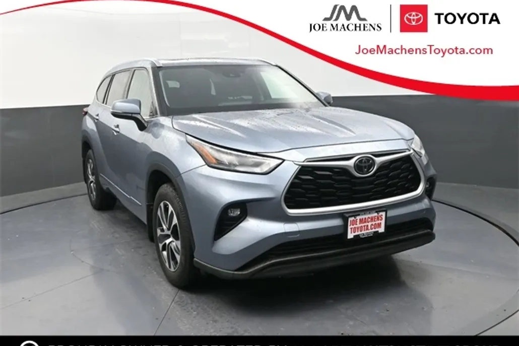 2020 Toyota Highlander XLE photo 1