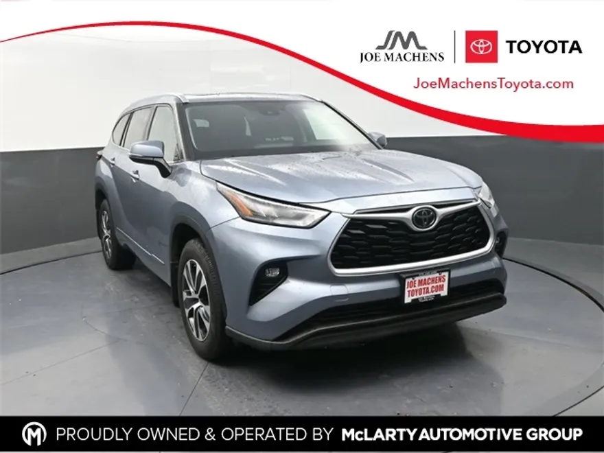 2020 Toyota Highlander XLE photo 1