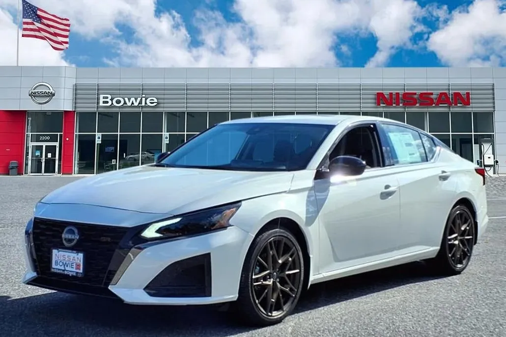 2025 Nissan Altima 2.5 SR photo 1