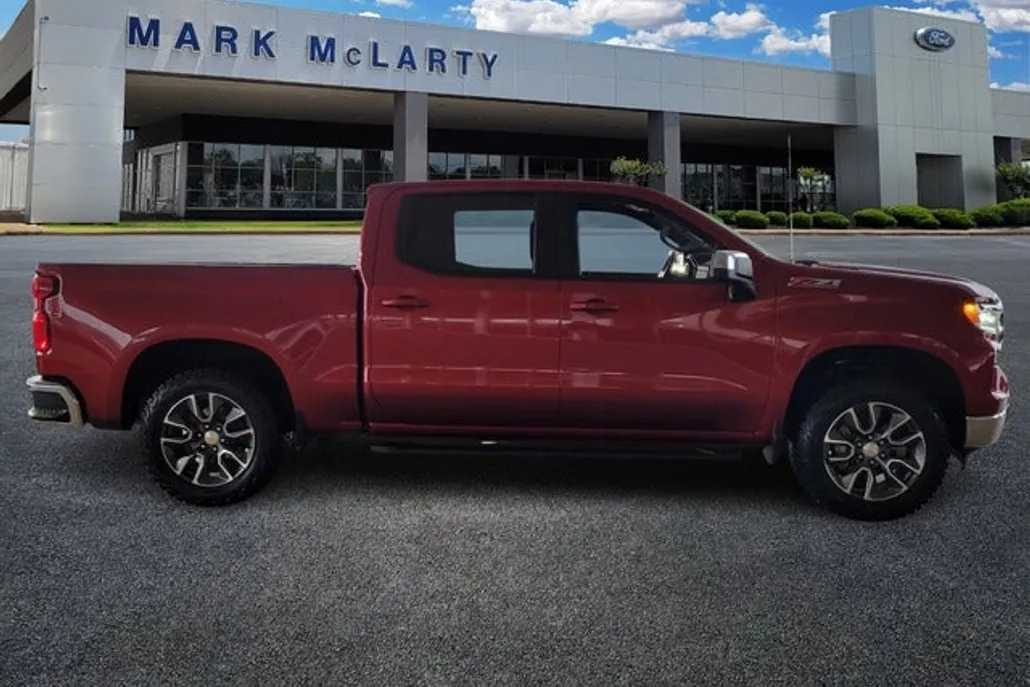 2023 Chevrolet Silverado 1500 LT1 photo 1