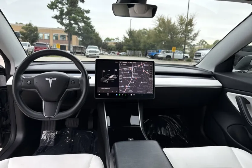 2018 Tesla Model 3 Mid Range photo 1
