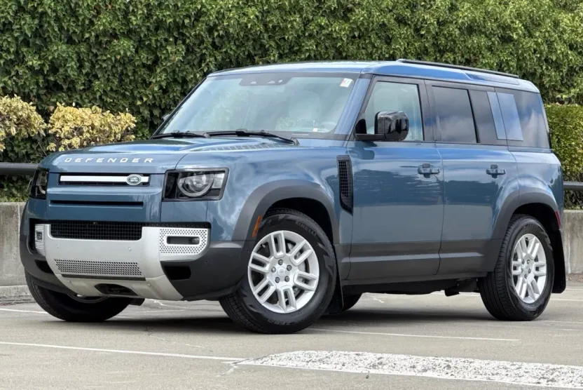 2025 Land Rover Defender 110 S photo 1