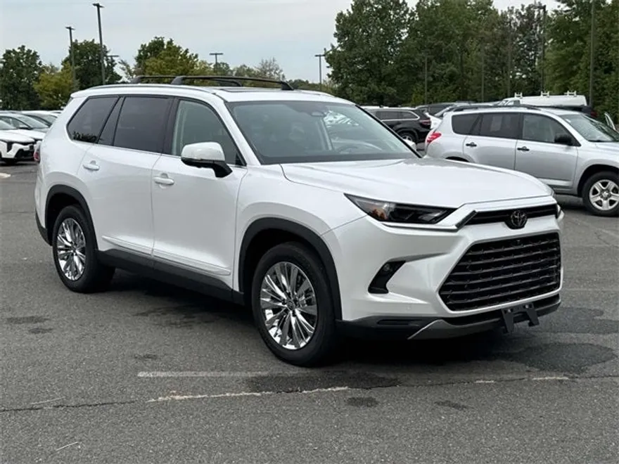 2025 Toyota Grand Highlander Platinum photo 1