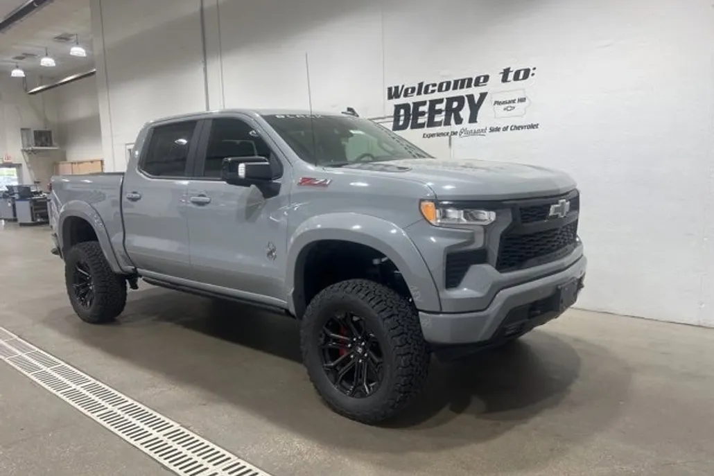 2025 Chevrolet Silverado 1500 RST photo 1