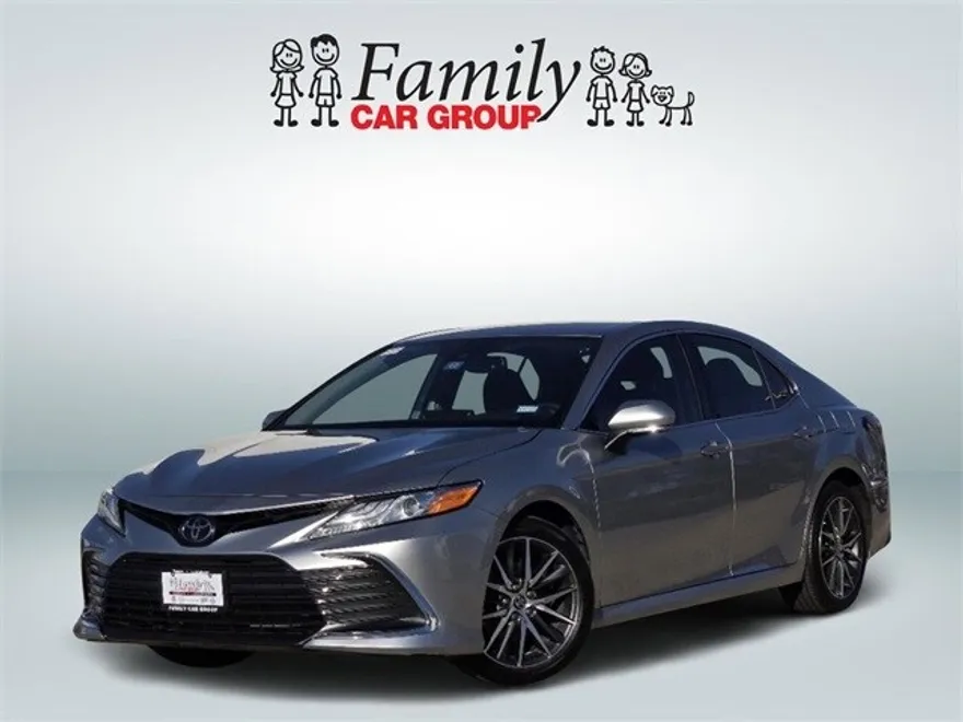 2024 Toyota Camry XLE photo 1