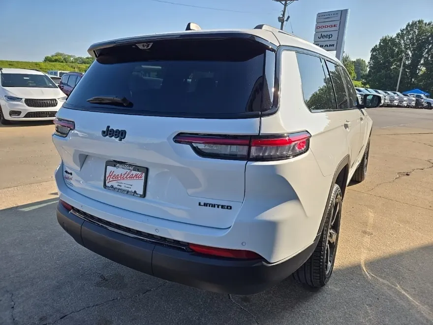 2025 Jeep Grand Cherokee Limited photo 1