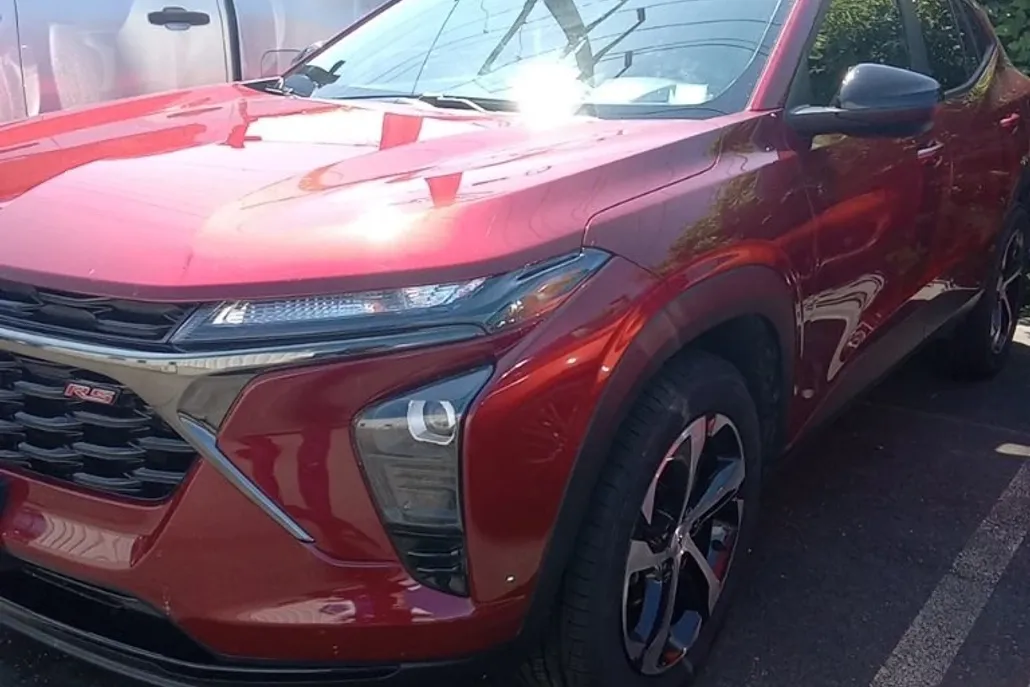 2024 Chevrolet Trax photo 1