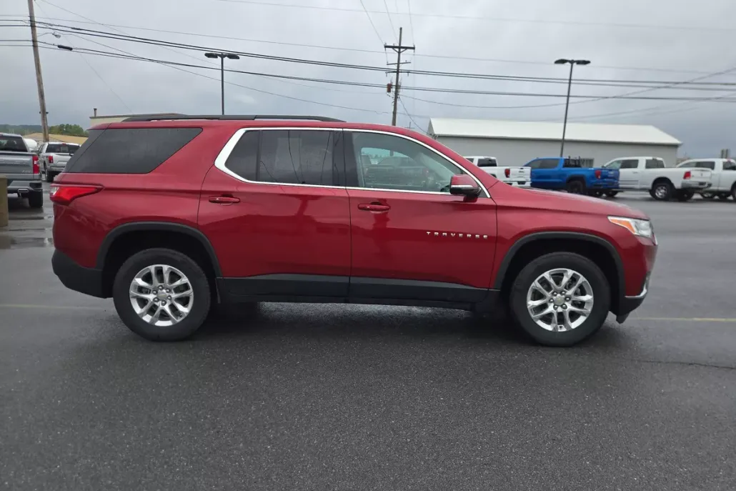 2021 Chevrolet Traverse Cloth photo 1