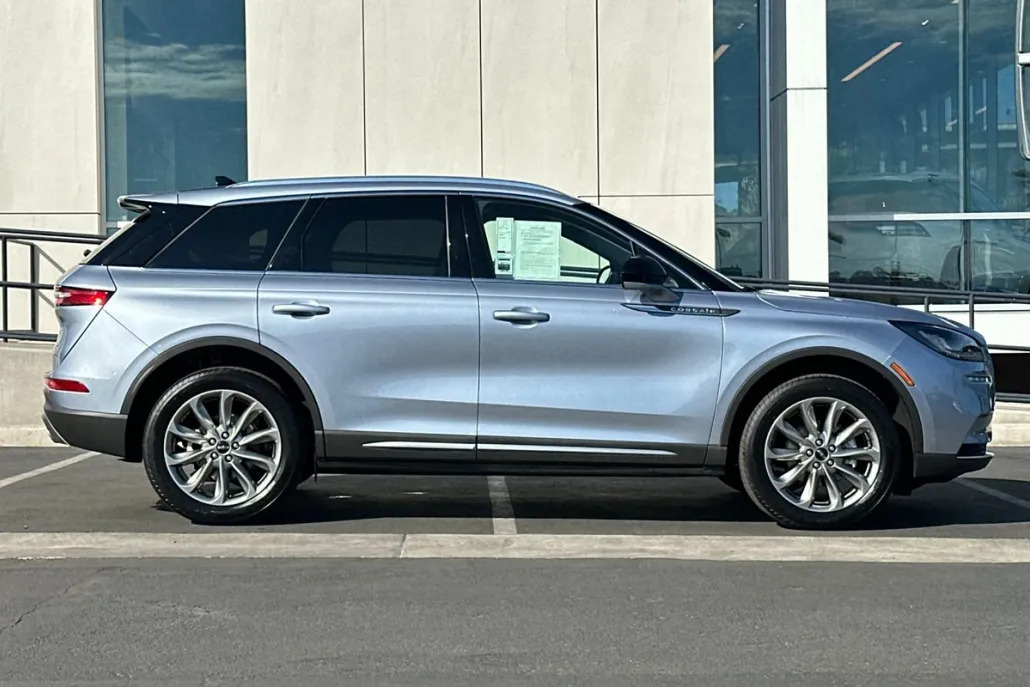 2022 Lincoln Corsair Standard photo 1